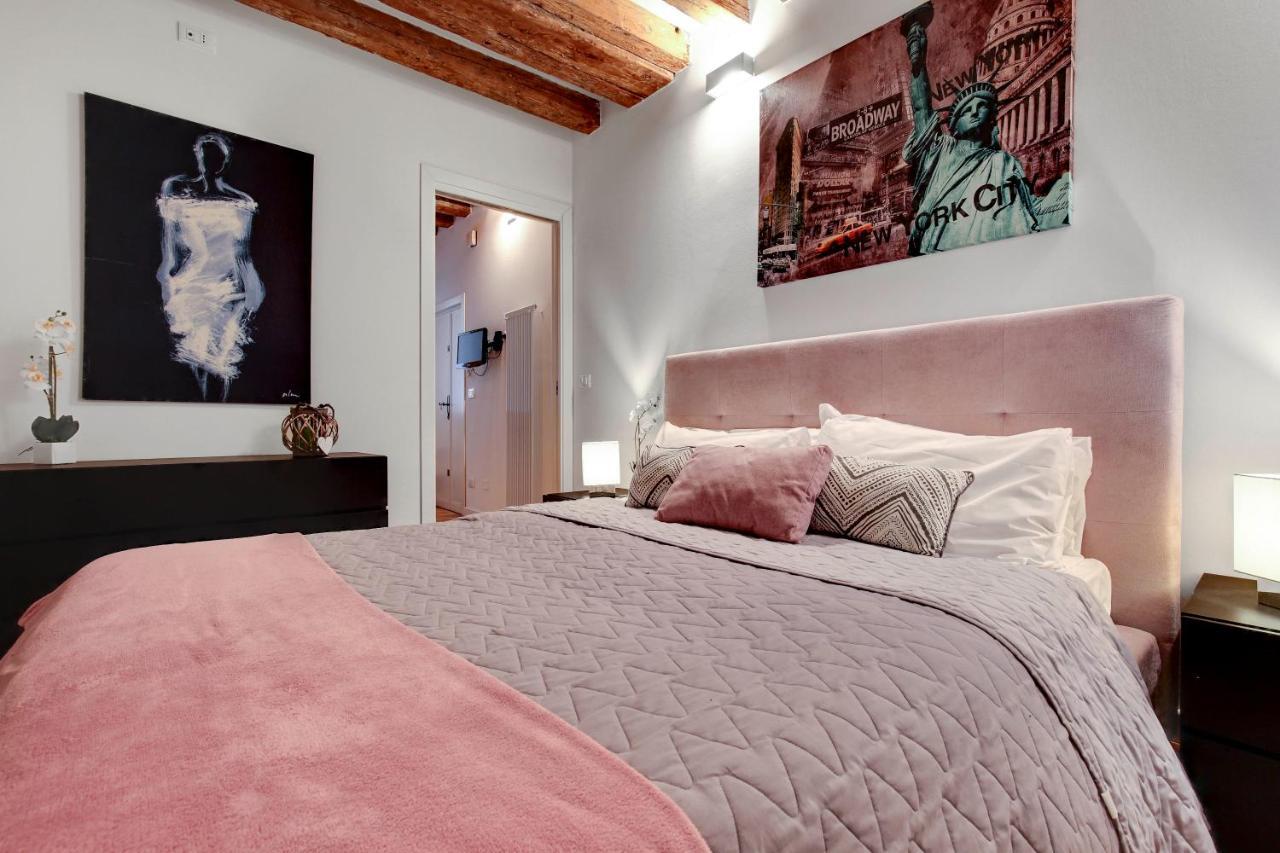 Charming Castello Apartments By Wonderful Italy Veneţia Exterior foto