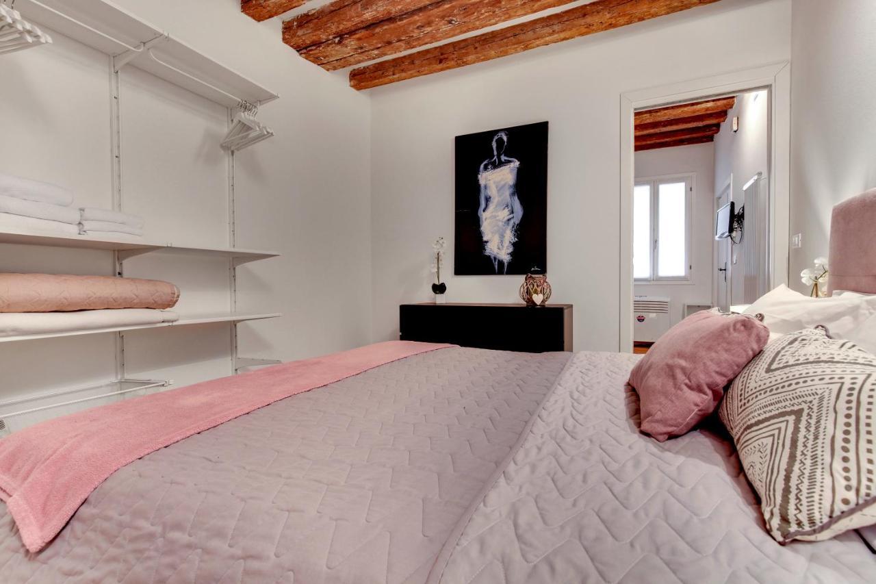 Charming Castello Apartments By Wonderful Italy Veneţia Exterior foto